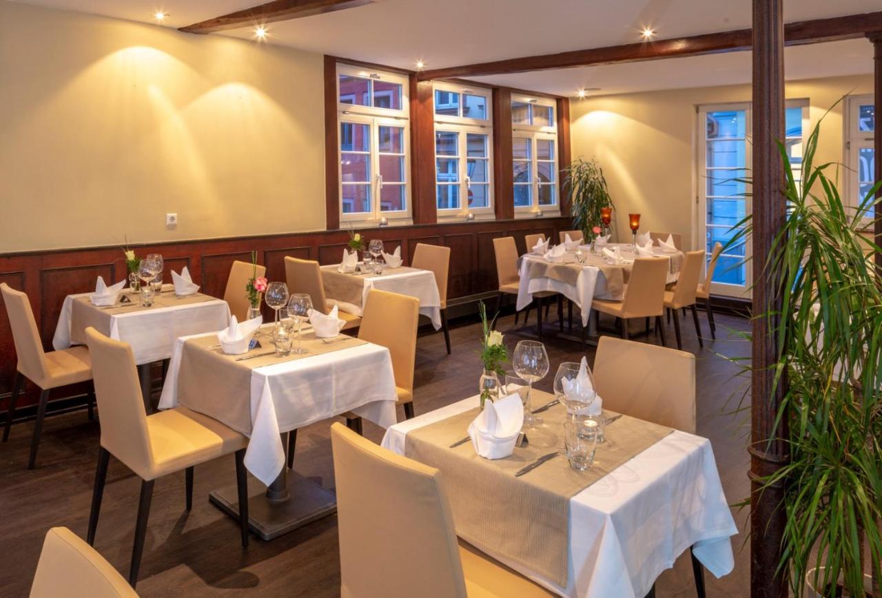 لار Hotel Zum Lowen المظهر الخارجي الصورة